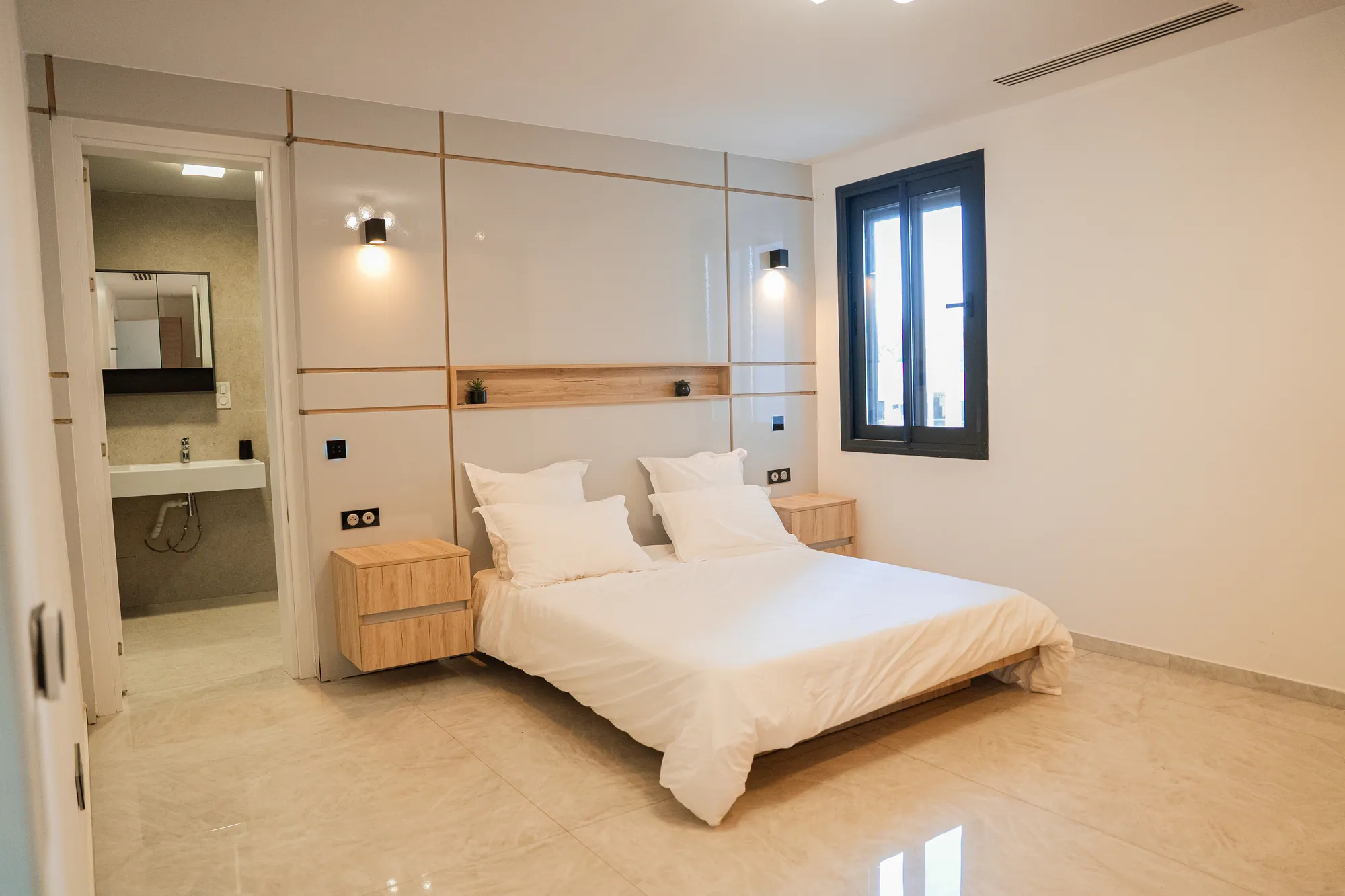 Chambre et salle d'eau attenante