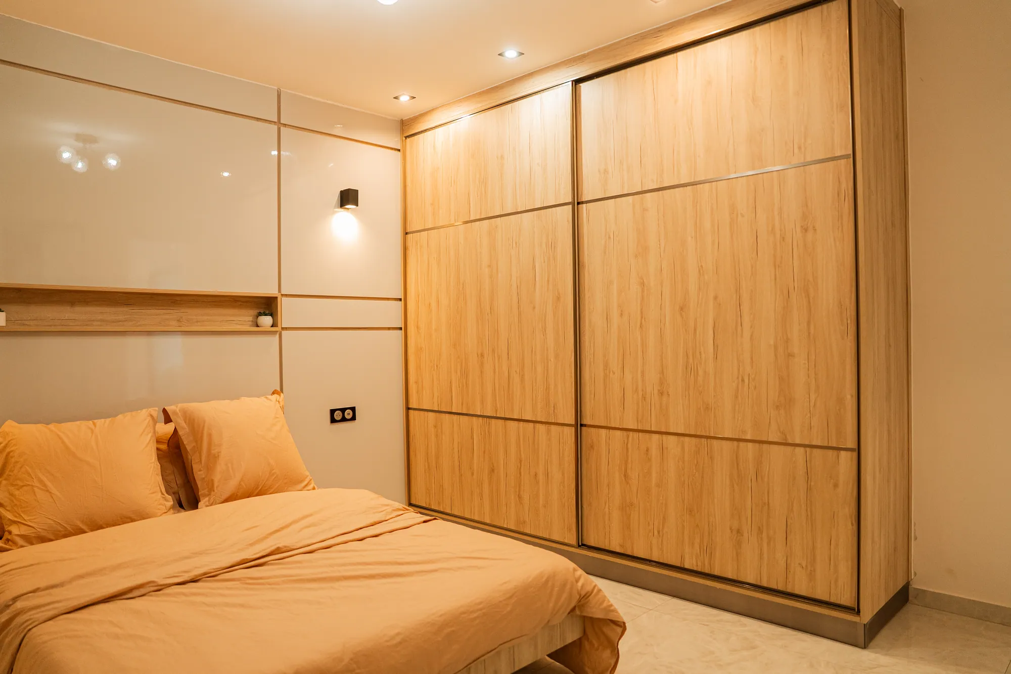 Chambre, placard coulissant pleine hauteur